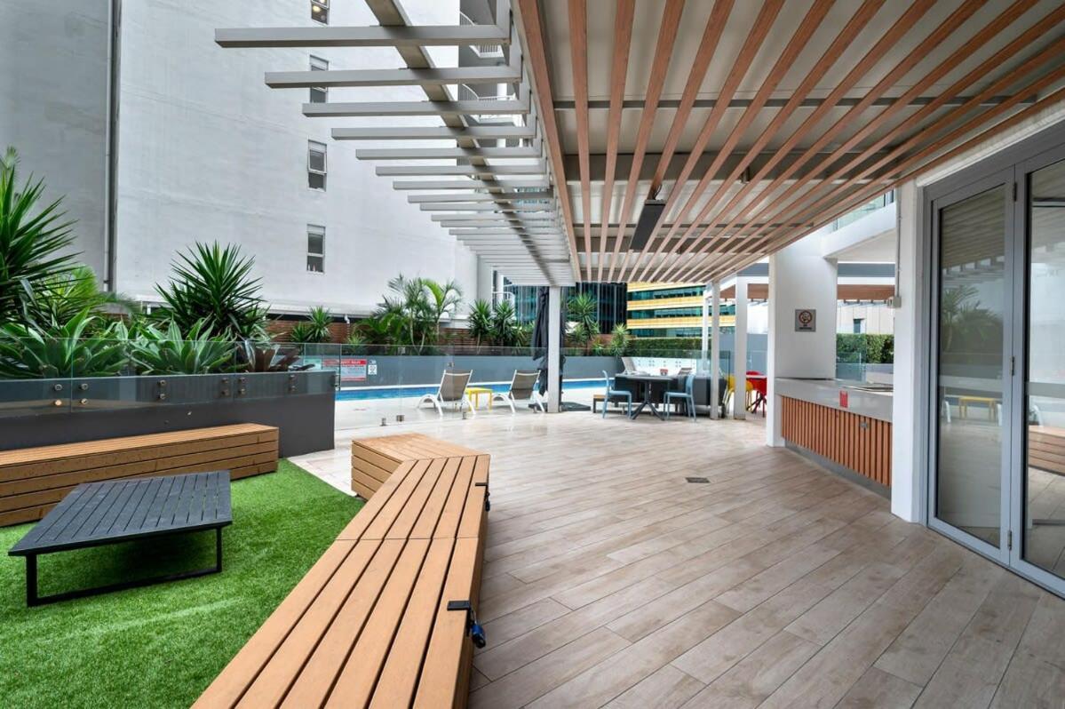 City Living - Brisbane River-View 2 Bedroom Apt Bagian luar foto
