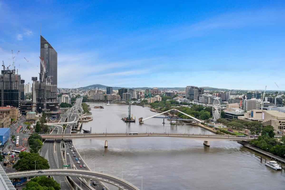 City Living - Brisbane River-View 2 Bedroom Apt Bagian luar foto